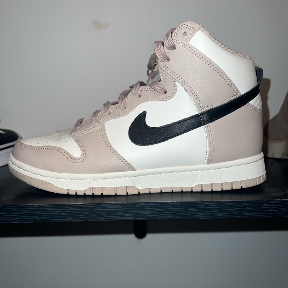Nike Womens Dunk High WMNS DD1869 size  Eu 39 / 8
